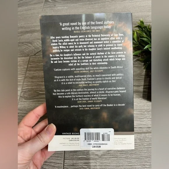 🌷2 for $15🌷 Disgrace by J.M. Coetzee - Picture 2 of 2